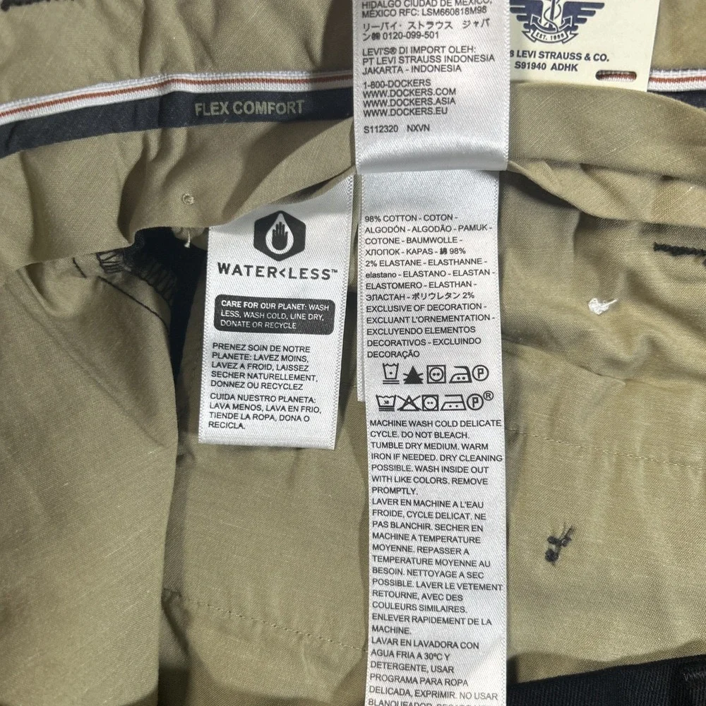NWT Dockers Pants Men's 40x30 Black Straight Fit Signature Khaki Stretch Comfort